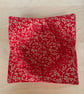  Gold Leaves Fabric Quilted Reversible Bowl Cosy - Image 1
