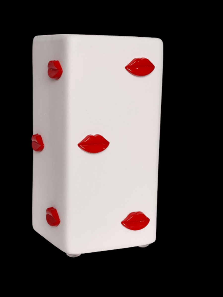 The Tanya Vase.  Customisable 3D Lips Vase Free Shipping.