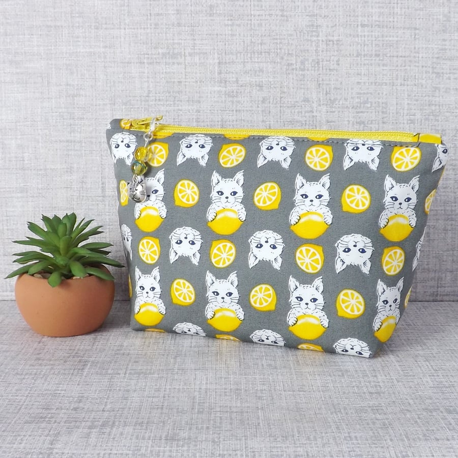 Make up bag, zipped pouch, cats, lemons