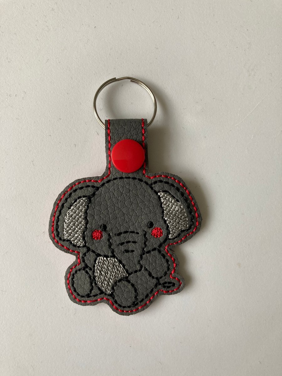 854. Cute elephant keyring.