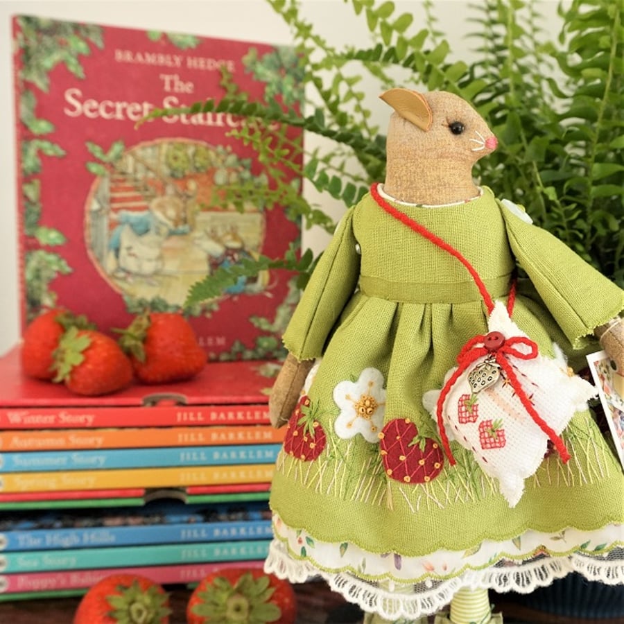 Aromel, An Embroidered Strawberry Mouse