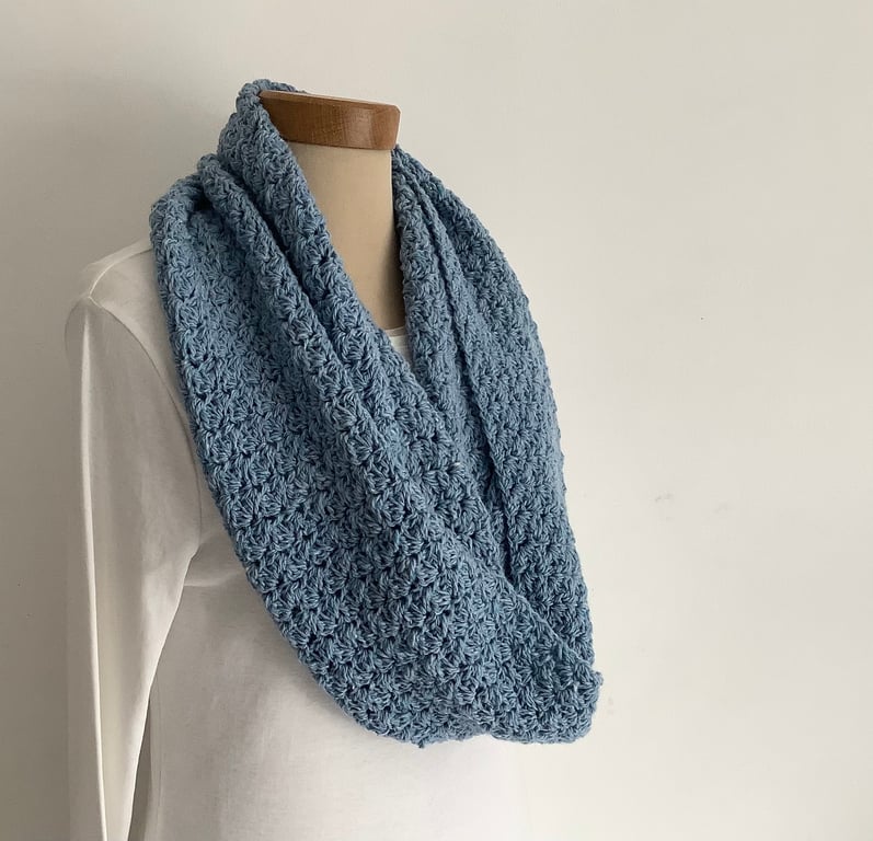 SALE.. INFINITY SCARF . ' Westcountry'.Wool, Alpaca  . Super-soft. Tweed. Blue.