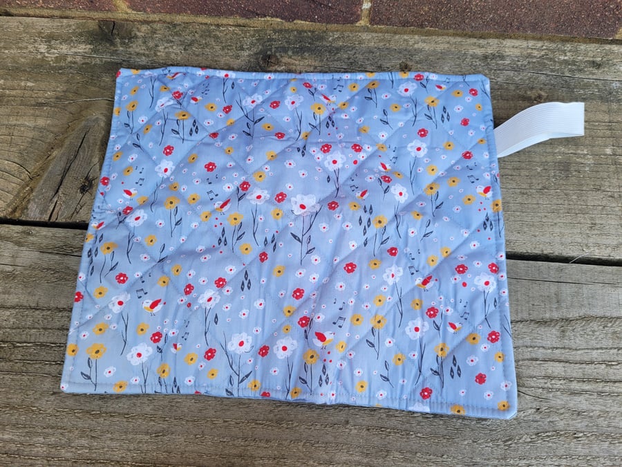 Pocket Sit Mat pale blue floral (small)
