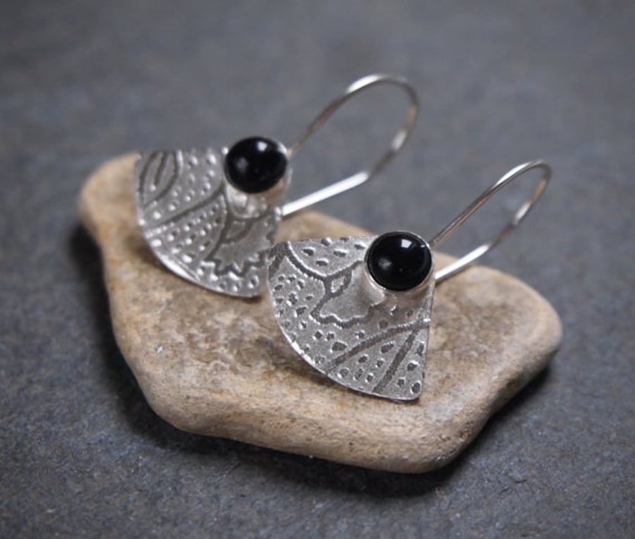 Black onyx & silver fan earrings