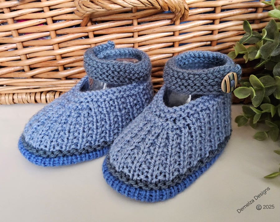 Designer Baby Boy's Hand Knitted Shoes   3 - 6 months size