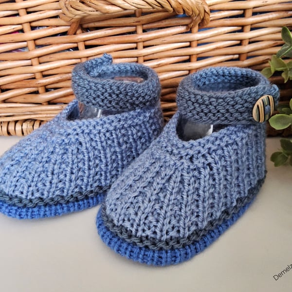 Designer Baby Boy's Hand Knitted Shoes   3 - 6 months size
