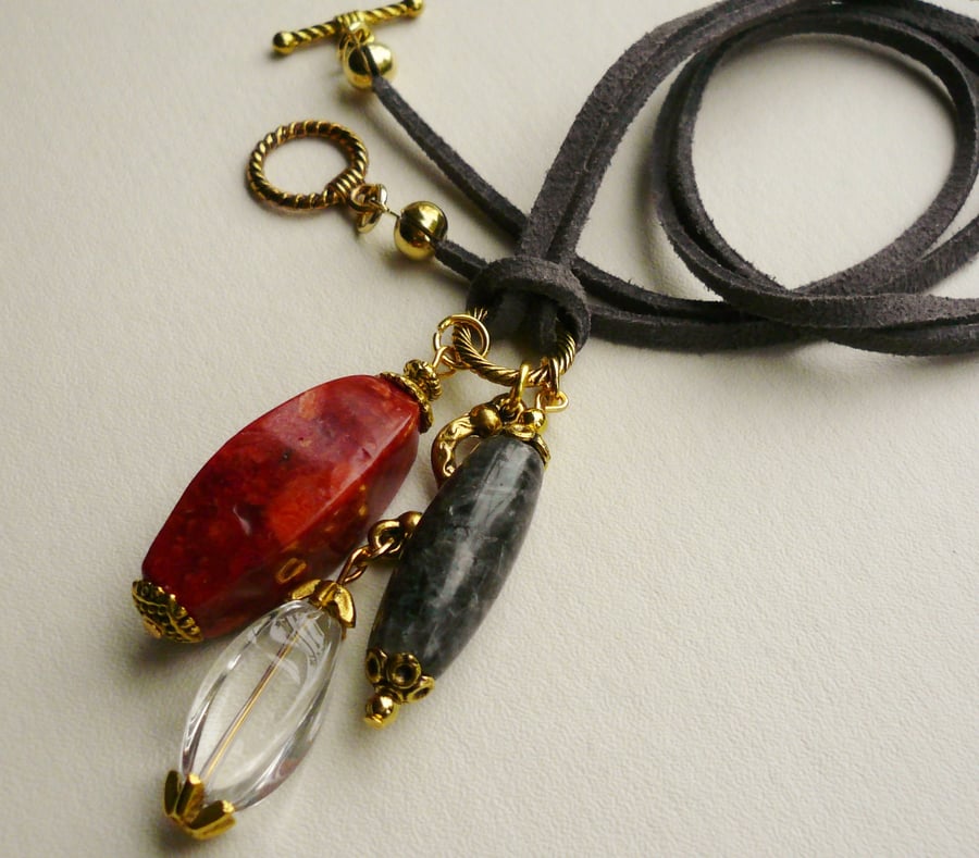 Red Coral, Labradorite, Glass Gold Tone Cluster Necklace   KCJ563
