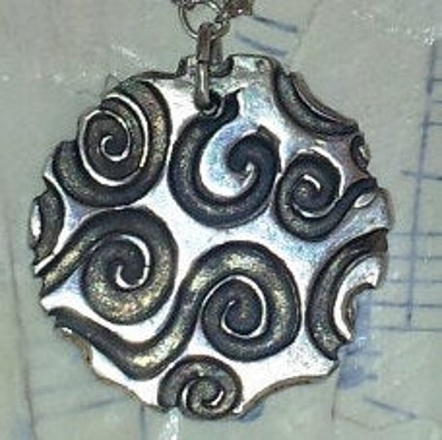 Necklace Swirl in Silver Multi Drop