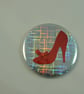 Red shoe pocket mirror with pouch - Image 2