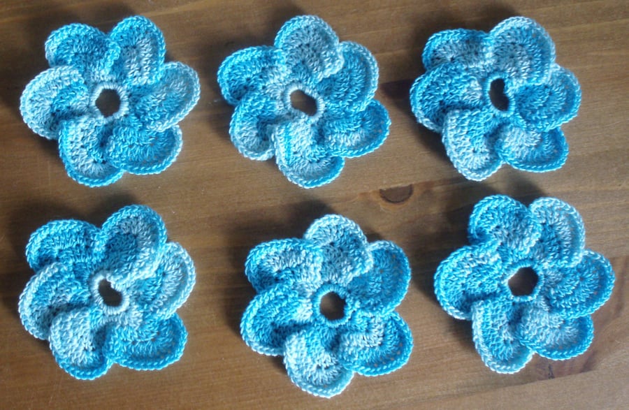 6 TURQUOSE BLUE MULTI SIX PETAL CROCHET COTTON FLOWERS - 5cm - CRAFTS & MORE!