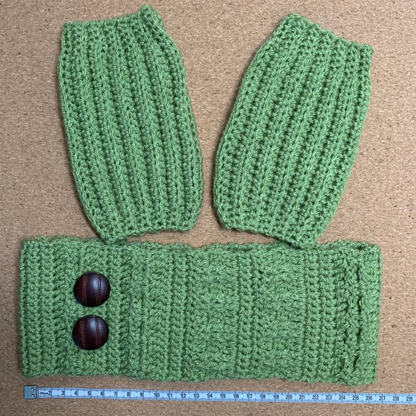 Crochet headband and fingerless gloves