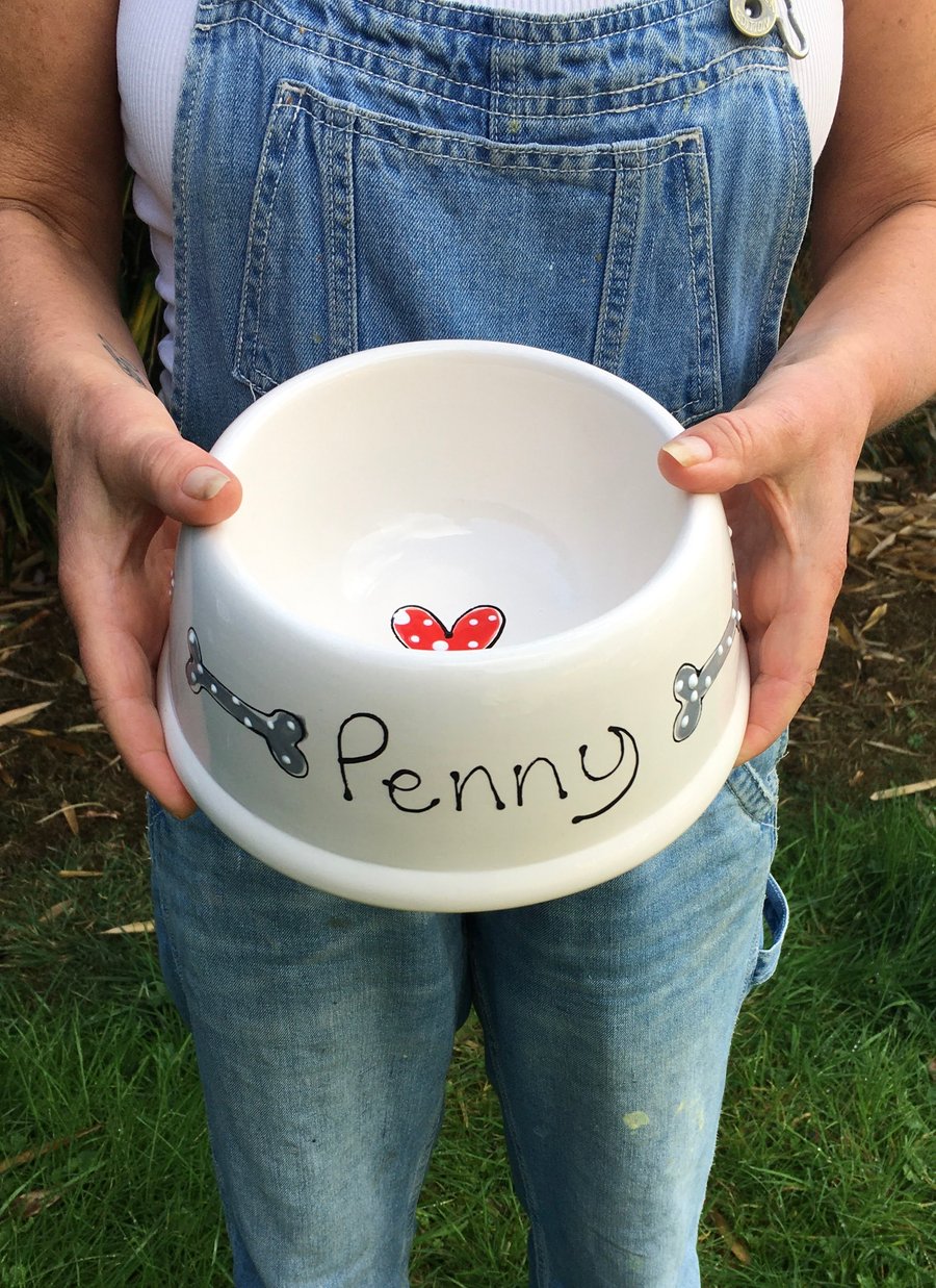 Personalised Hand-Painted Ceramic Dog Bowl – Custom Pet Bowl with Hearts