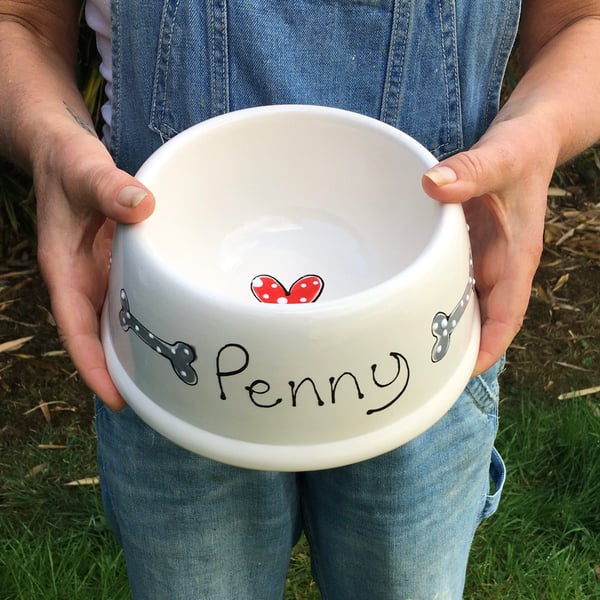 Personalised Hand-Painted Ceramic Dog Bowl – Custom Pet Bowl with Hearts