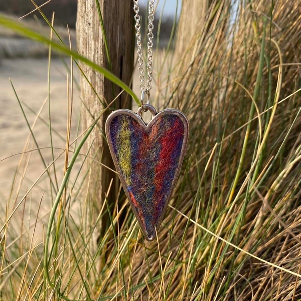 Felt Heart Necklace. (289)