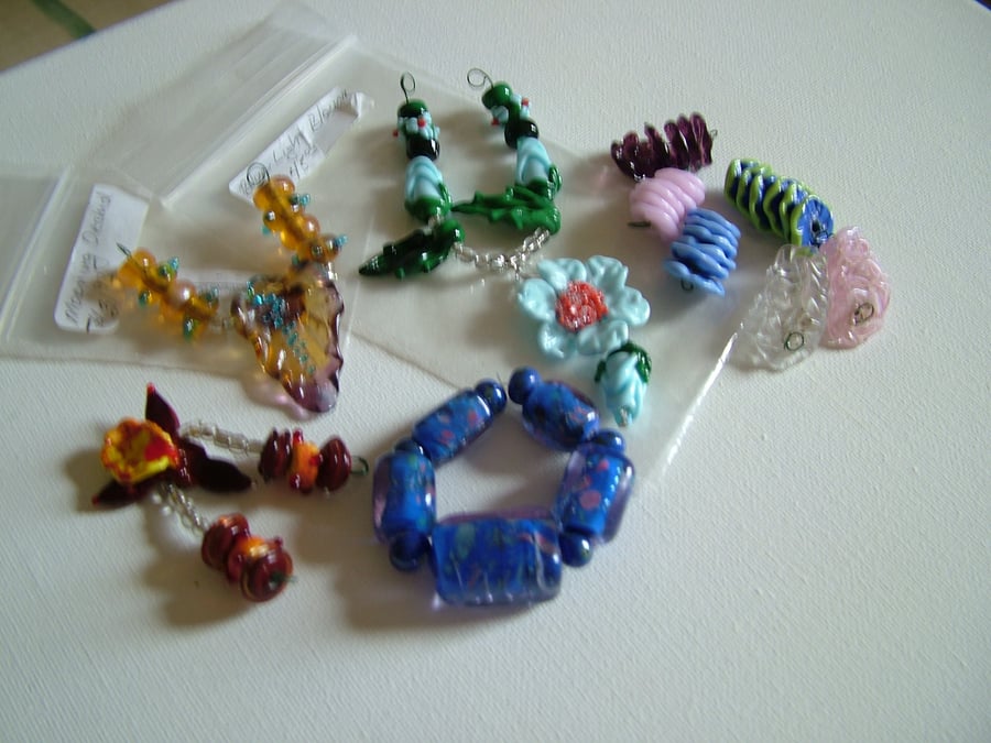 LAMPWORK  BEADS - LAMPWORK FLOWERS - CABOCHANS -  FREE SHIPPING WORLDWIDE