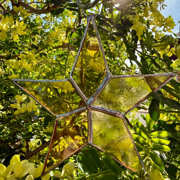 Stained Glass 5-point Star - Transparent and translucent yellow