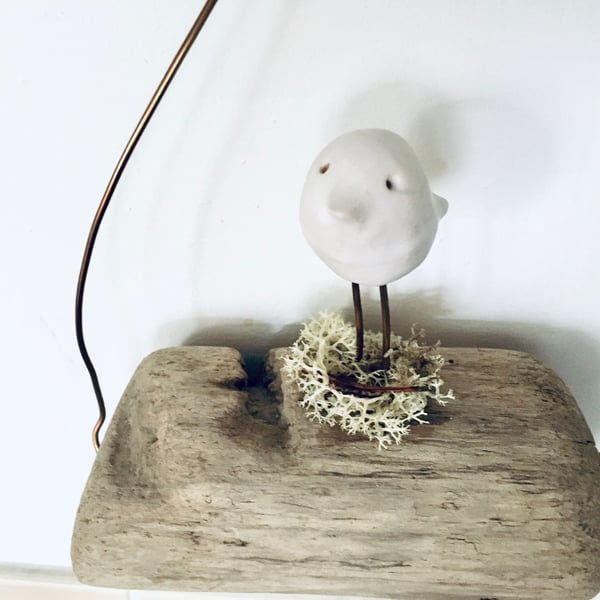 Wire art, bird on a driftwood wire, wire sculpture