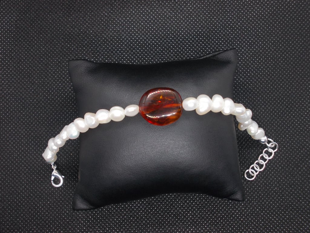 SALE - Amber and Pearl bracelet