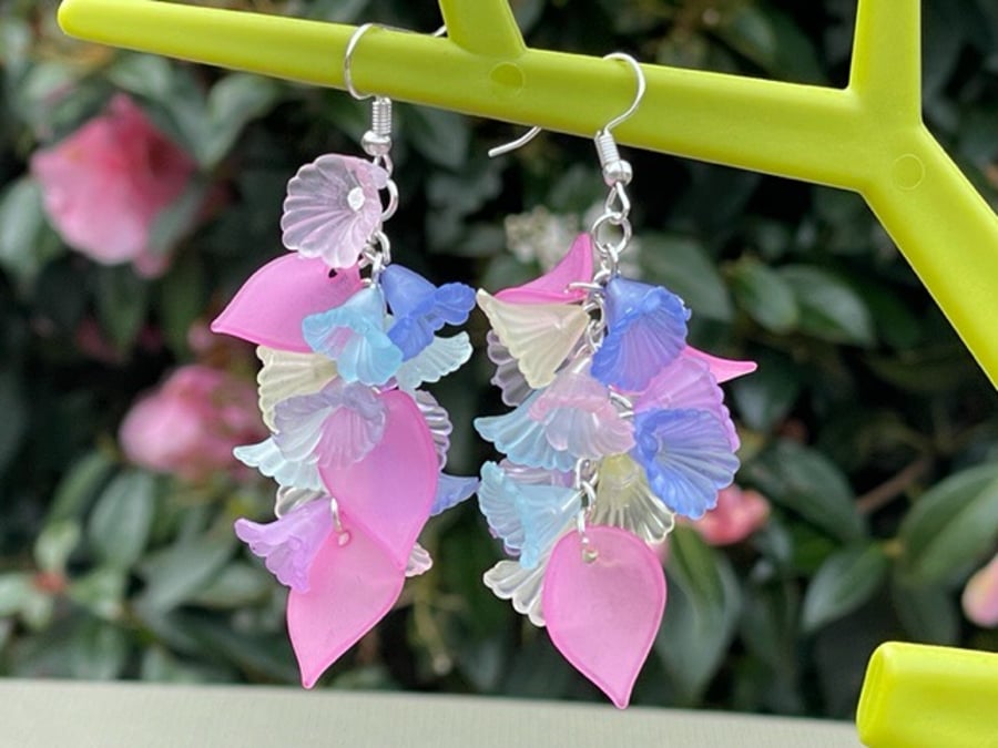 LUCITE FLOWER EARRINGS pinks and blues trumpet drop dangle spring FESTIVAL
