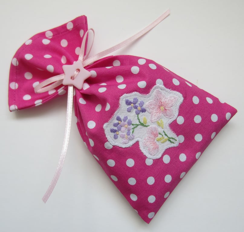 SALE Vintage Embroidered Pink Spotty Lavender Sachet % to Ukraine