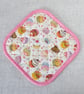 Pot holder, pan holder, quilted, cup cakes - Image 4