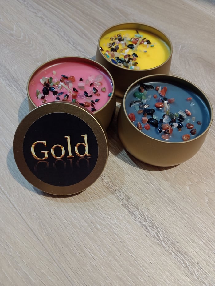 Black and gold candle's