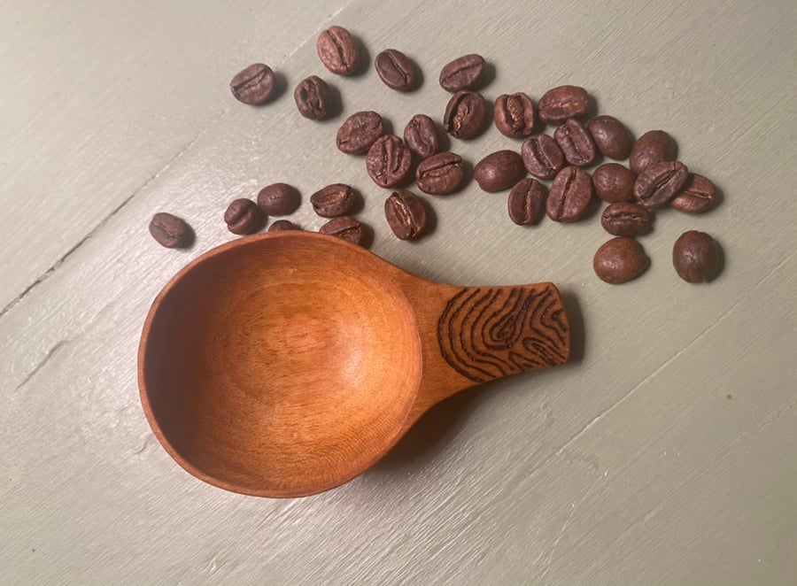 Cherry Wood Scoop with Fingerprint Design