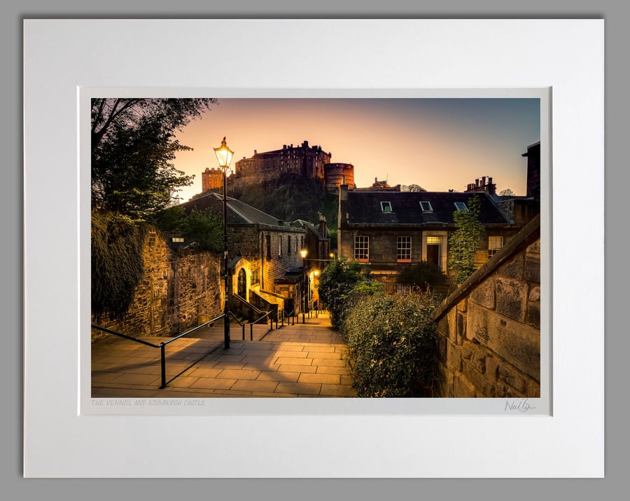The Vennel and Edinburgh Castle Scotland - A3 (50x40cm) Unframed Print