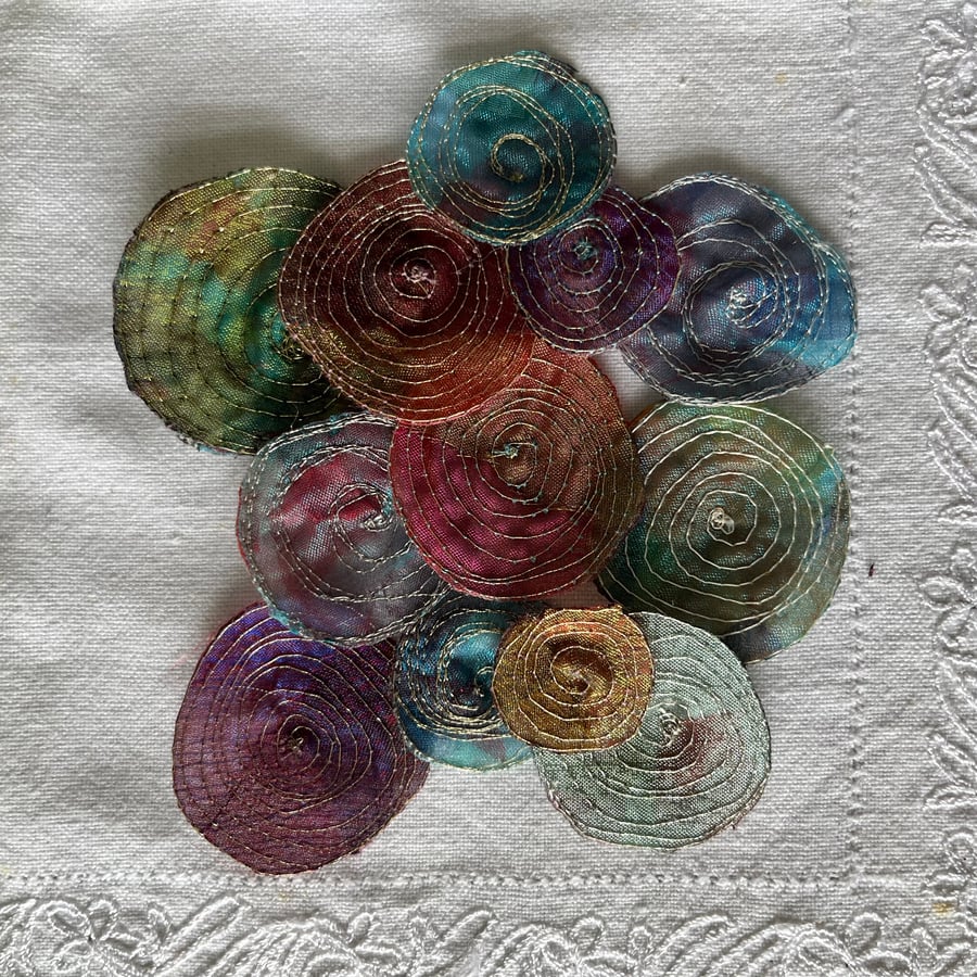 12 Free Motion Embroidery Spiral  Embellishments Card Making 