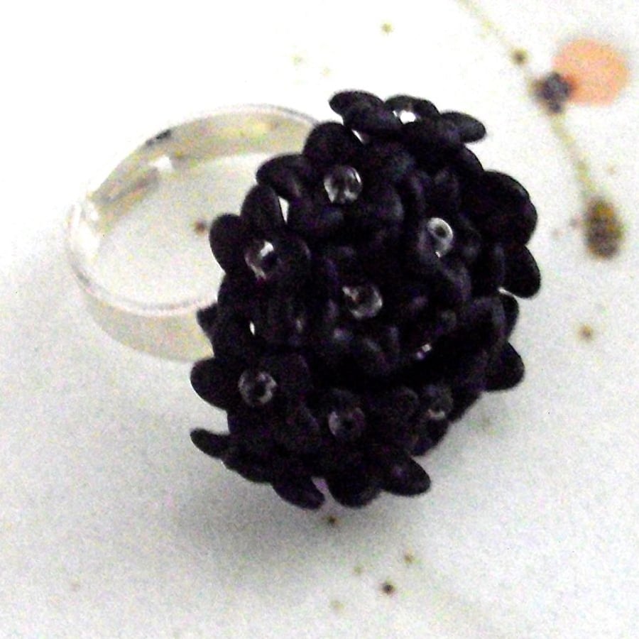 Garland of Black Flowers Adjustable Ring