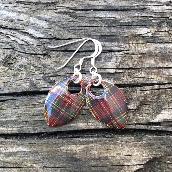 Tartan decoupage and enamel scale earrings. Sterling silver. 