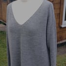 Ladies sweater in light grey fine soft pure Merino wool medium sized 43” chest 