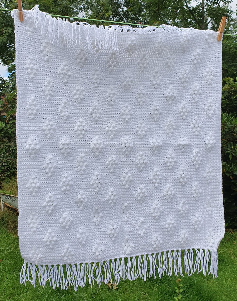 Bobble diamond blanket with fringe