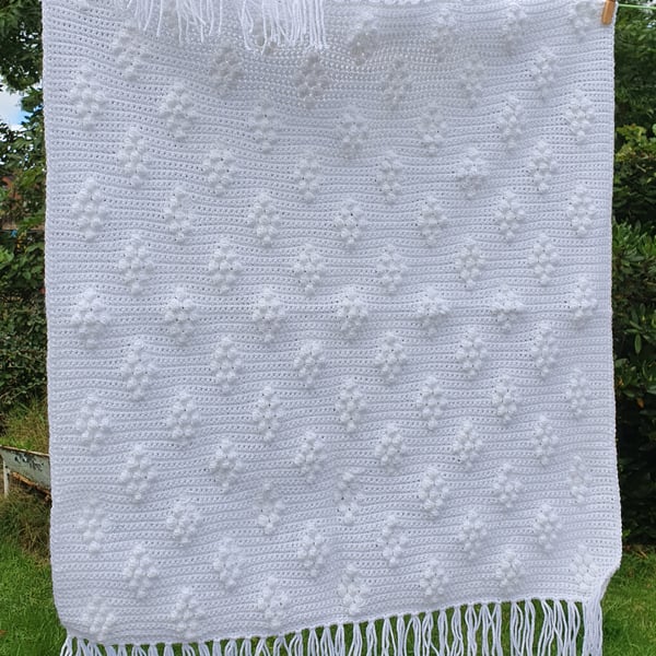 Bobble diamond blanket with fringe