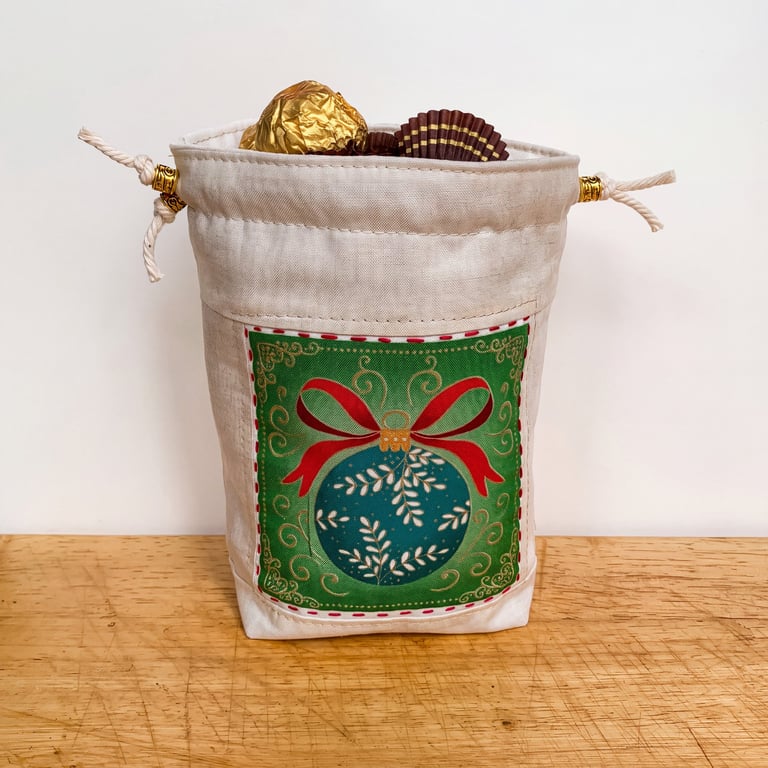 Double Sided Fabric Christmas Gift Bag – Bauble and Present Motif 