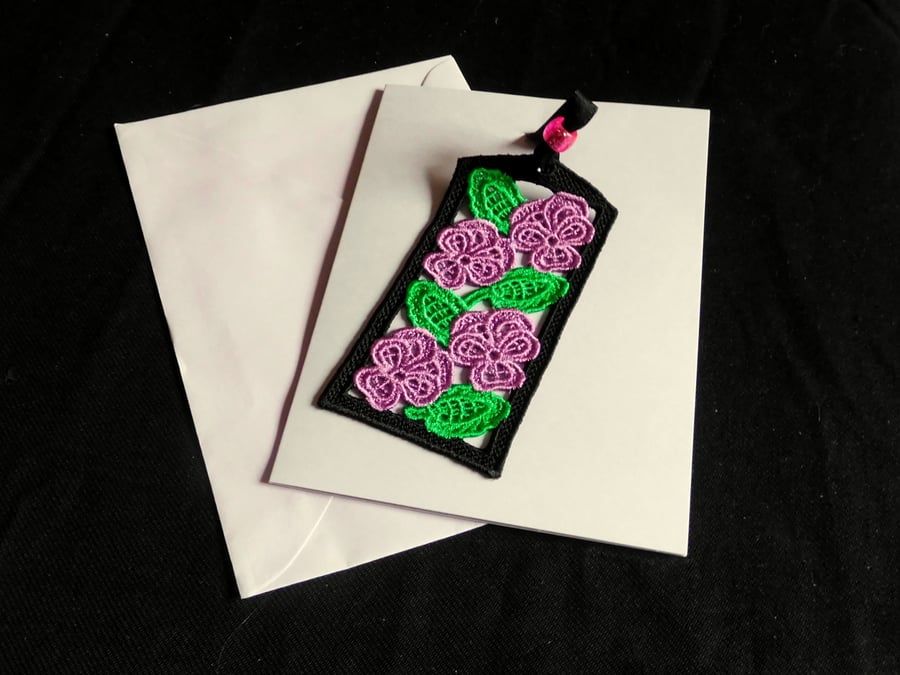 Lace Bookmark with flowers.