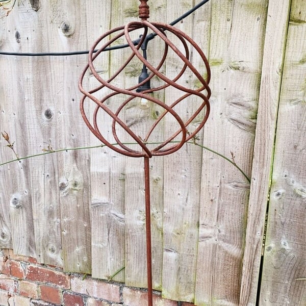 Rustic Metal Sphere Ball on Stick Garden Plant Support Rusty Decorative Ornament