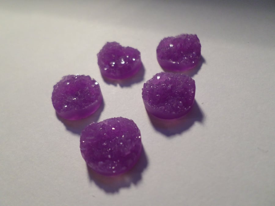 5 x Resin Druzy Flatback Cabochons - Round - 12mm - Purple 