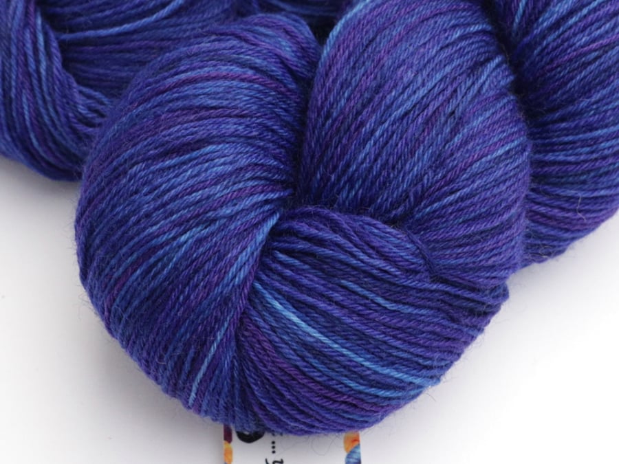 Intiution - Superwash wool-nylon 4 ply yarn