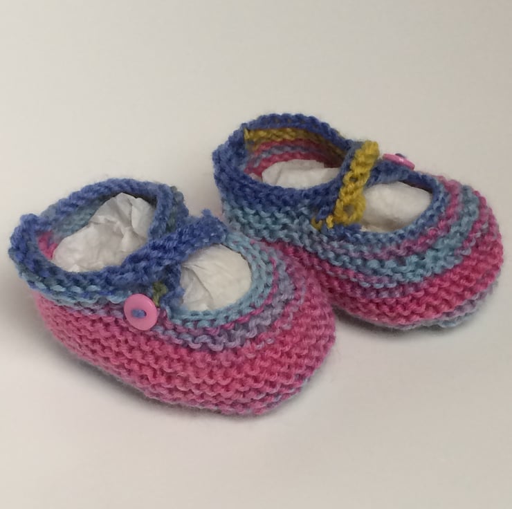Cute Mary Jane knitted shoes for a newborn baby. Folksy