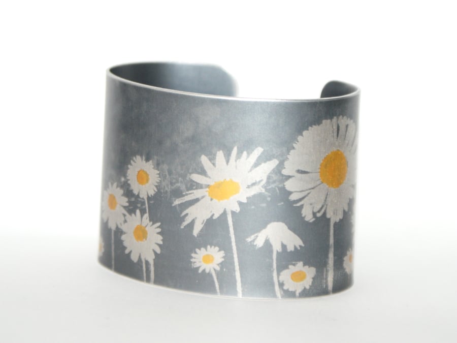 Oops a daisy cuff
