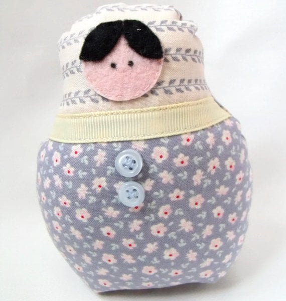 medium graduated russian matryoshka nesting display art doll, 5 inches