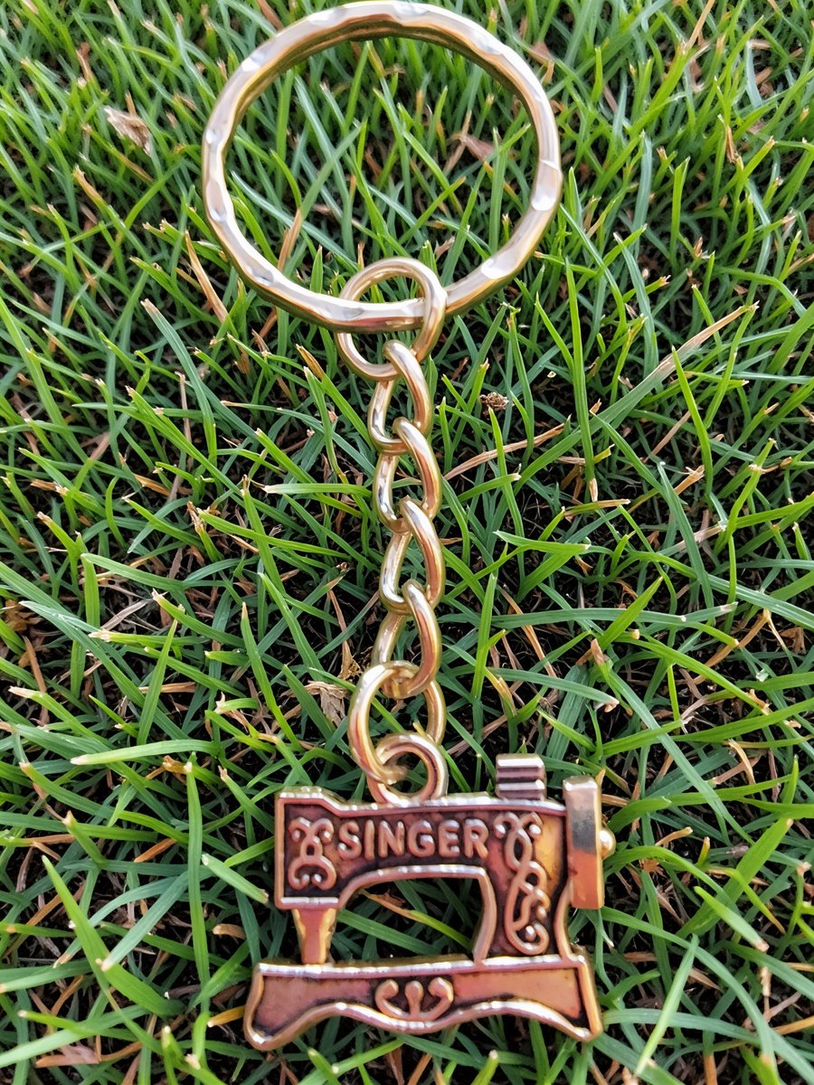 Sewing Machine Keyring Silver Plated Charm 