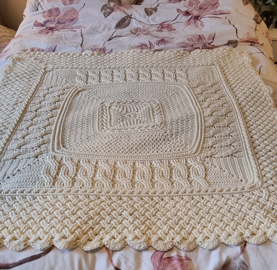 Crochet celtic throw 