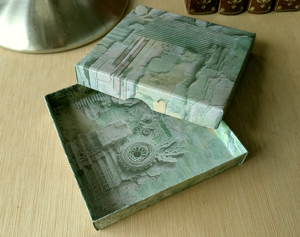 A handmade, ultra-thin gift box - 'Bohemian Spirit'