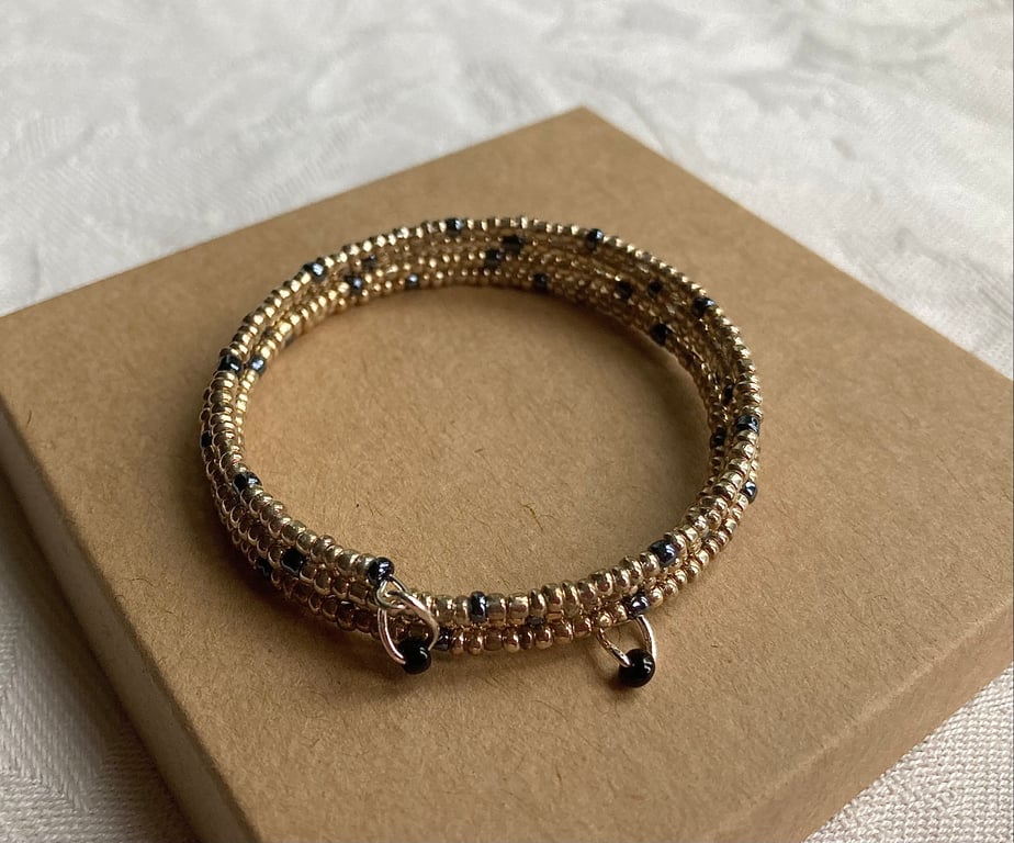 Gold & Black memory wire bracelet (small)