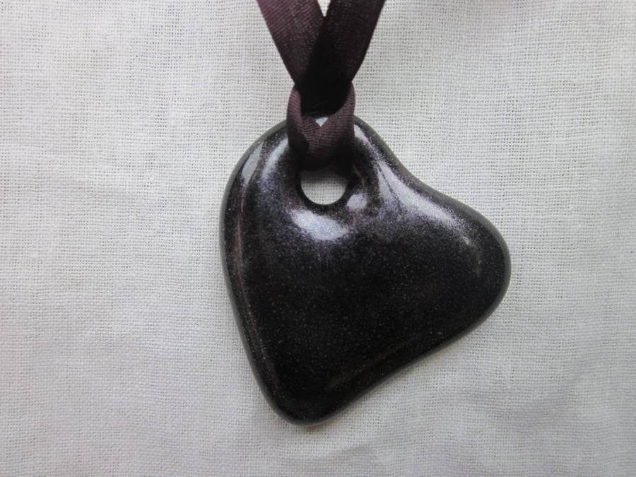 Handmade cast glass pendant - Heart of glass - Gothic plum 