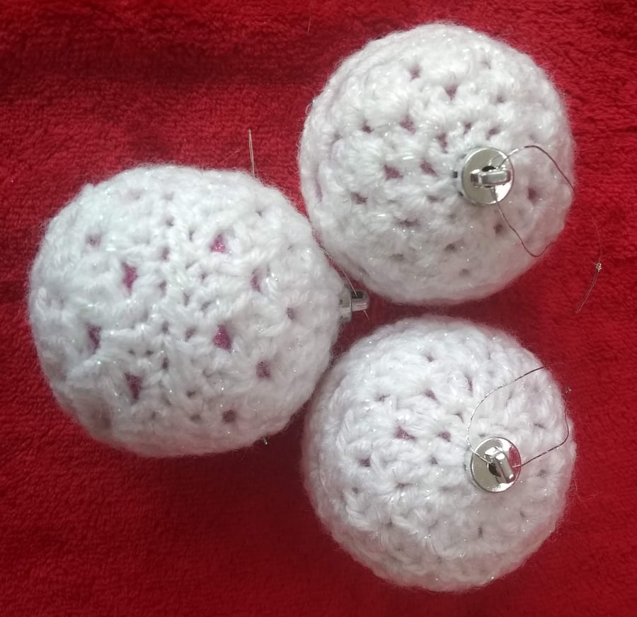 Crochet Baubles Set of 3, White, FREE P&P, Christmas Decoration