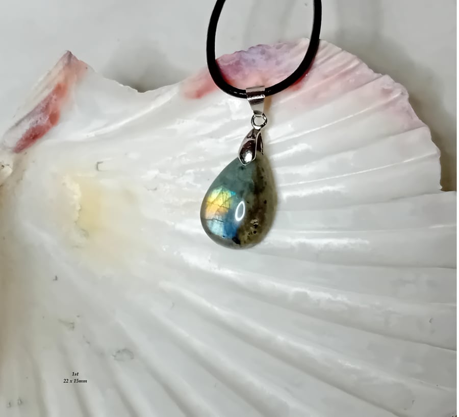 Labradorite Pendant 