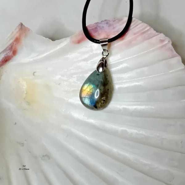 Labradorite Pendant 